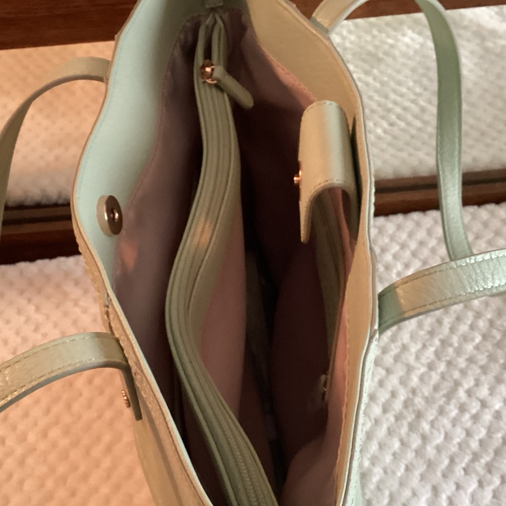 LC Lauren Conrad Light Green Tote Bag - Picture 4 of 5